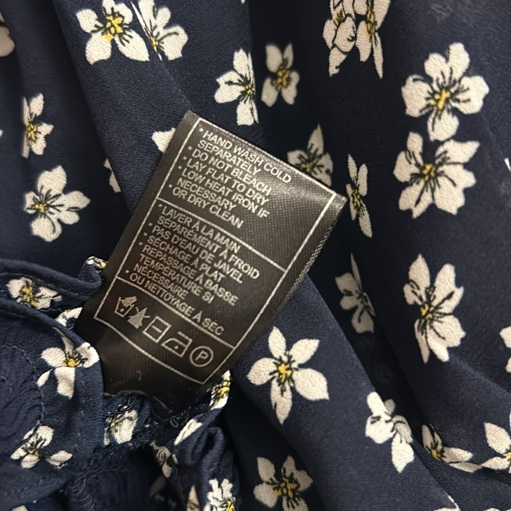 NWT BB Dakota Lost in Yesterday Floral Off Shoulder Smocked Top Small - Picture 8 of 11
